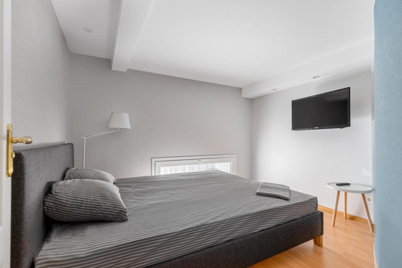 18 Deribasivska Street Jacuzzi Apartment Odessa Exterior foto